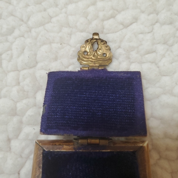 Vintage camel bone trinket box - Picture 8 of 8